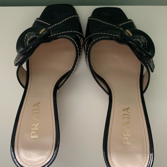 Prada heel - Picture 3 of 4